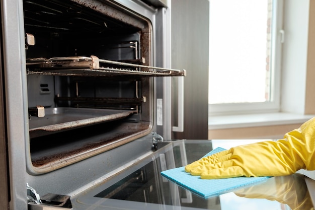 A Cleaner Oven Without the Hard Work