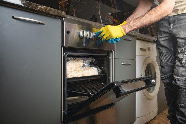 Restore a Cleaner and Fresher Oven