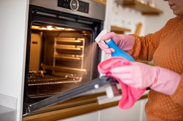 When Should You Book Oven Deep Cleaning?