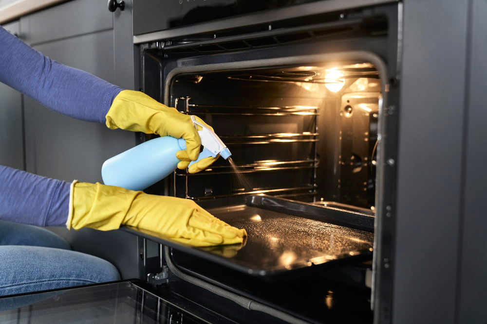 Why Choose Makisa Cleaning Services for Oven Cleaning in Paisley